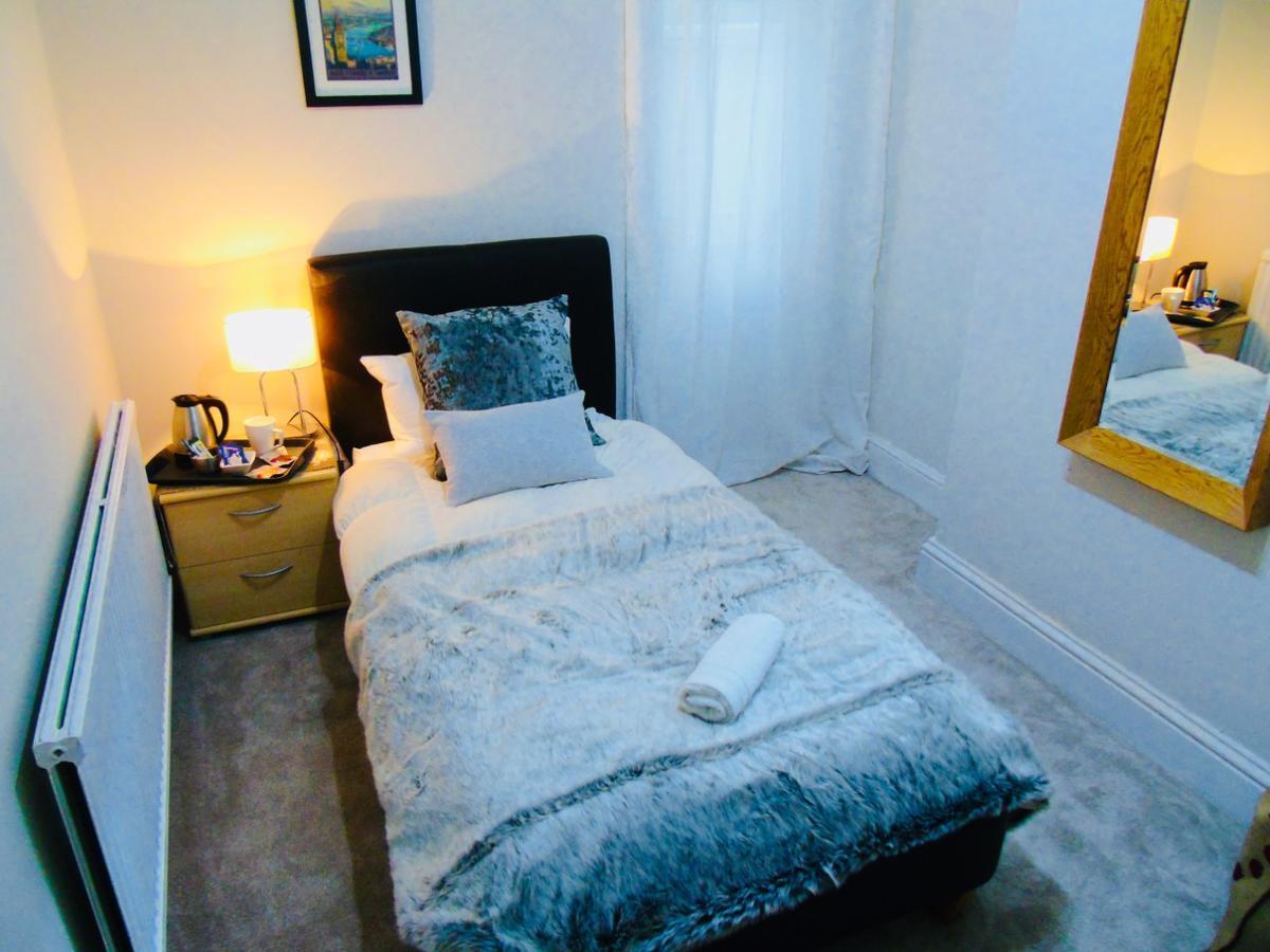 Willows - Cardiff Guest House Esterno foto